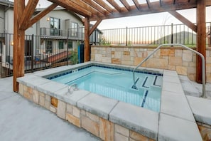 Blackstone Hot Tub (open year round)