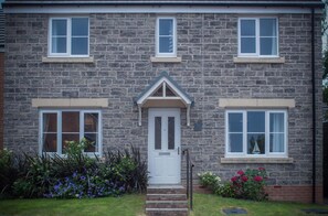 Maes Yr Odyn - 3 Bedroom Holiday Home - Narberth (22691)