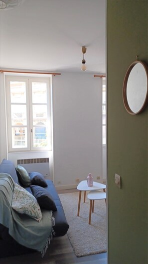 Un canapé lit pour profiter de l'appartement à 4.