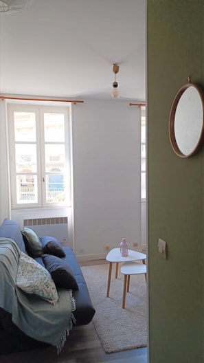 Un canapé lit pour profiter de l'appartement à 4.