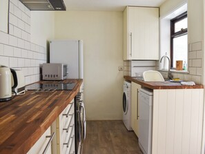 Kitchen | Sunbury Cottage, Clanfield, near Petersfield