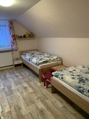 Schlafzimmer 3