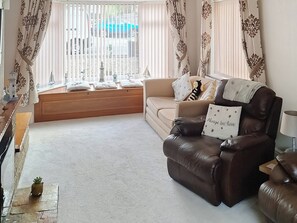 Living room | The Bee Happy House, Filey