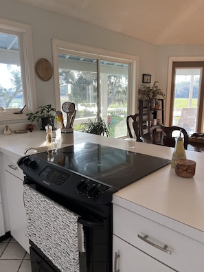 Kitchen cooktop and oven