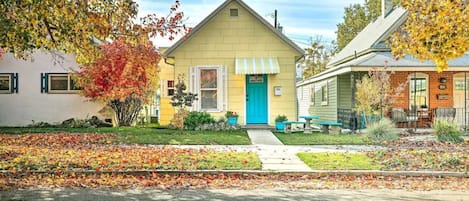 Quaint, Charming Yellow House in Boise's sought after North End.