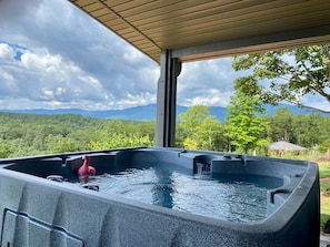 Hot Tub with Mountain Views