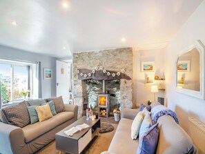 Living room | Hyfrydle Cottage, Talysarn