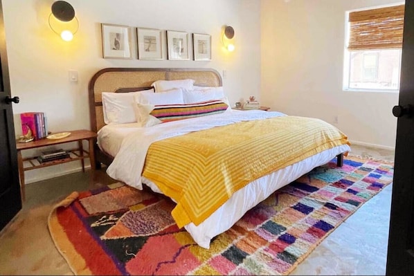 Tuck into your king-size Helix mattress with Brooklinen sheets!