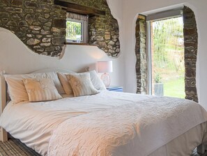 Double bedroom | Pigaway Cottage, Petrockstow