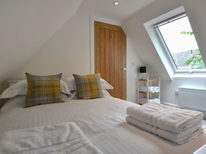 Double bedroom | Bonnie Cottage - Aberfeldy Cottages, Aberfeldy, near Pitlochry