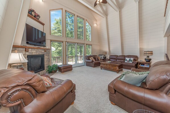 Snowflake-Cabin-08