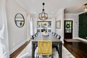 Enjoy your next family and friend gathering with plenty of room to enjoy a meal together