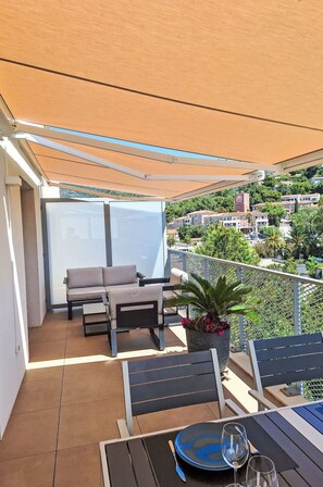 Table, Plant, Furniture, Shade, Flowerpot, Chair, Houseplant, Interior Design, Outdoor Furniture, Architecture