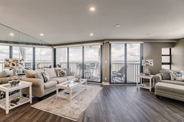 If the phrase, "There's not a bad seat in the house," wasn't coined in this condo, it probably should have been.