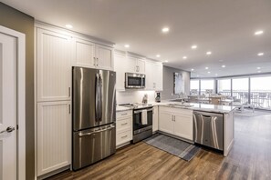The fully-equipped kitchen and dining area will leave you wanting for nothing, except a longer stay.