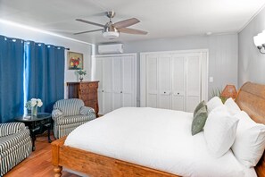 Master suite- King size bed