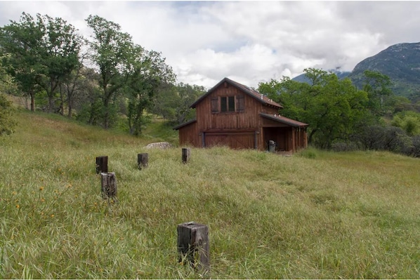 The cabin is on a 380 acre ranch just 15 min. from Sequoia National Park.