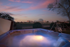 Bain à remous extérieur