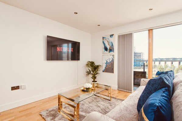 Living Room / Lounge