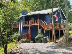 Blue Bell Cottage from the lower driveway. Upper driveway at deck entrance. 