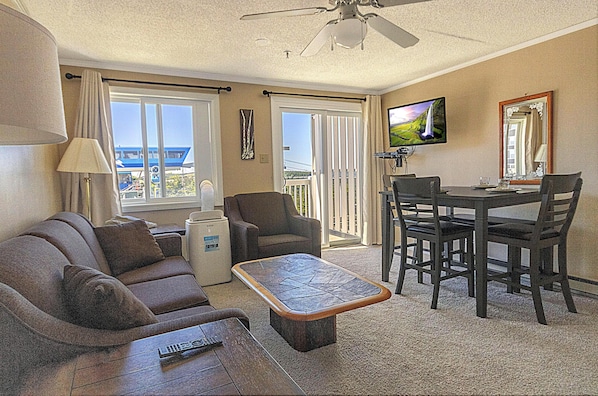 Welcome to Mountain Lodge 232, a cozy Village-adjacent 1bedroom property mere steps from the Ballhooter lift!
