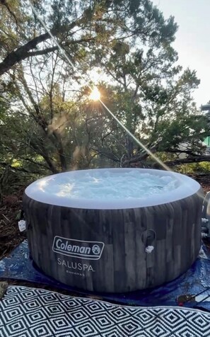 Bain à remous extérieur