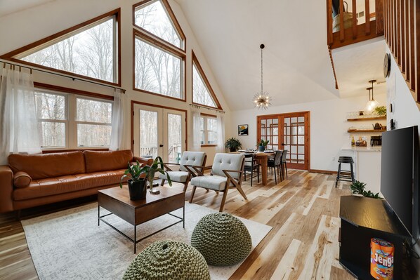 Open Space I Living Room I Natural Lighting 