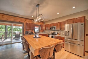 Kitchen | Main Floor