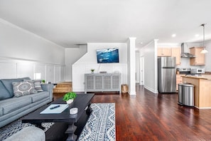 Living area with TV (netflix included), just inside front door