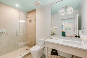 En suite bathroom with shower