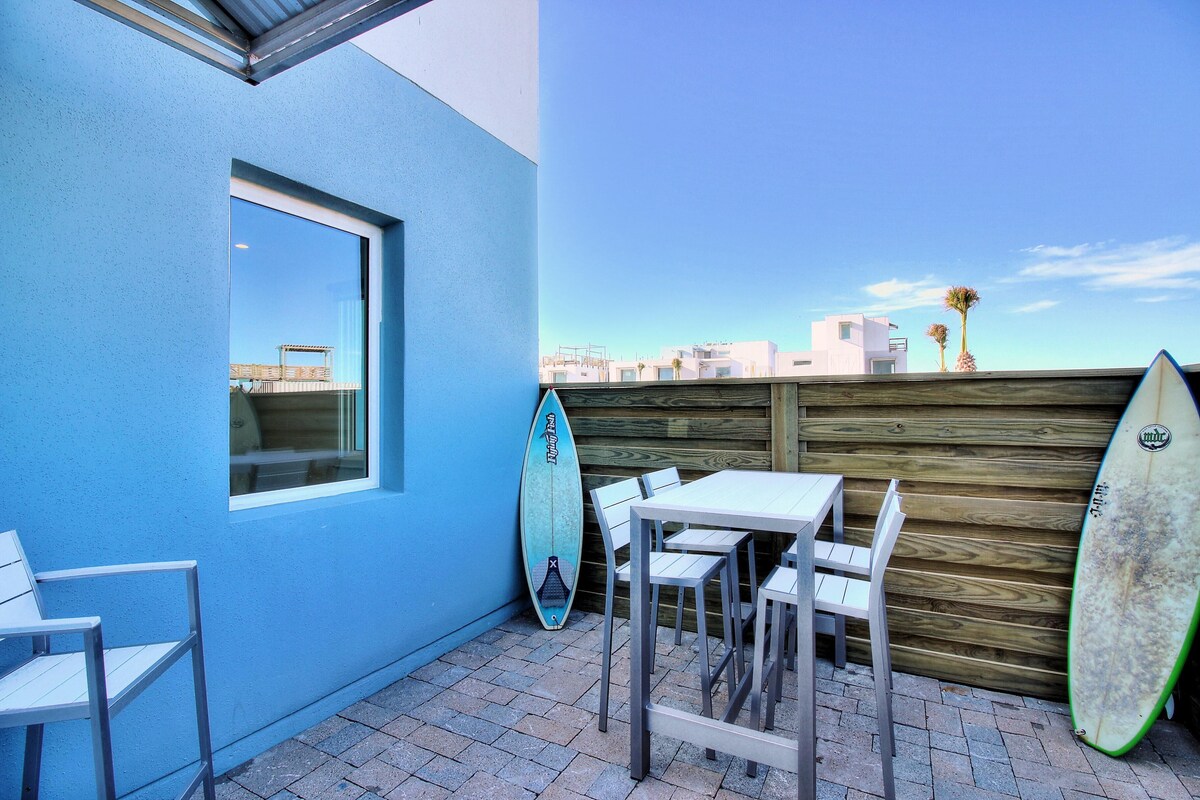 Spacious – Private Walkable Beach Access, On-site Pool