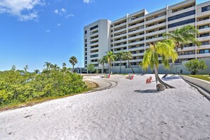 Gulf Island Beach and Tennis Club | On-Site Beach