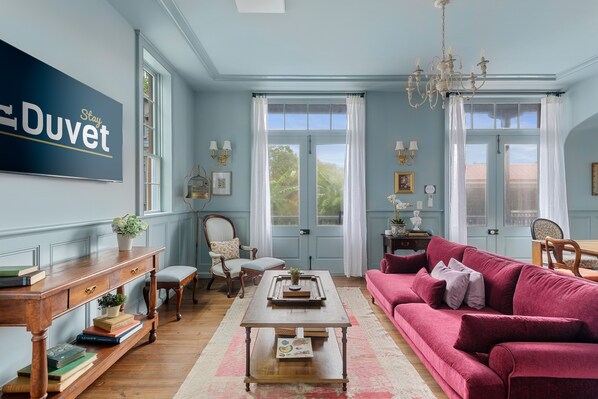 Vintage Living Room Decor