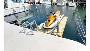 Jet ski 150€/jour en supplément (permis obligatoire)