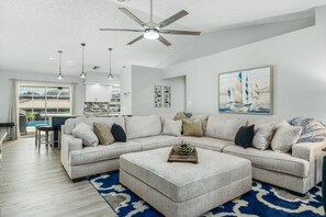 In the front entrance.  Open Livingroom, kitchen, glass pocket doors to lanai.