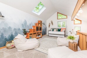 HUGE loft area to use as additional living room + bedroom 