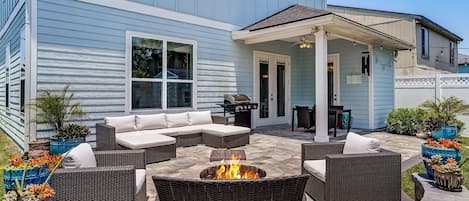 Back yard patio and fire pit