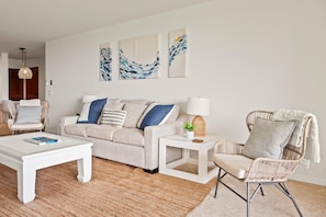 Living Room (2)