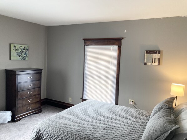 Queen size memory foam bed