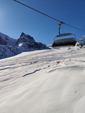 Snow and ski sports