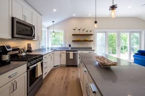 Gorgeous kitchen with brand new everything