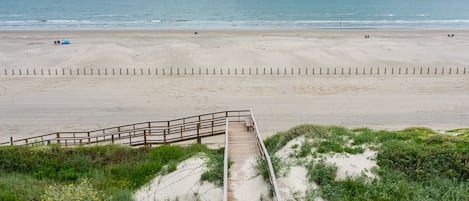 You’ll love the complex’s private boardwalk right down to the beach!!!