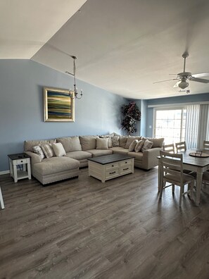 Great Room
Sleeper sofa 