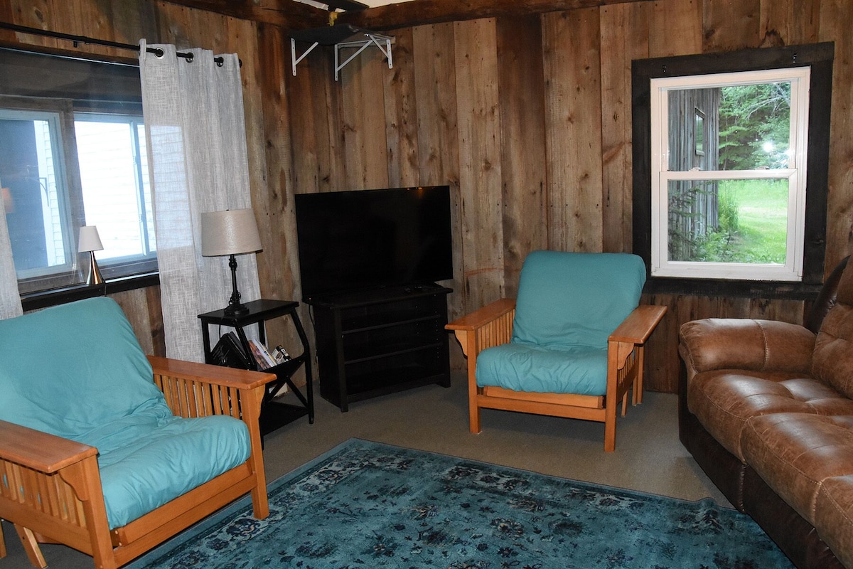 Old Maine Farm Apartment