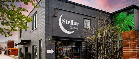 Stellar Suites, 822 East Market Street