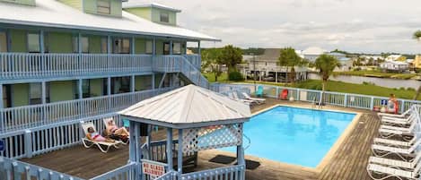 POOL WITH A BEAUTIFUL VIEW OF THE LAGOON