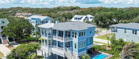 View of this gorgeous home located at 114 SE 67th St