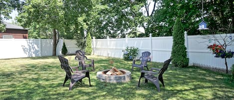 Backyard | Fire pit for guest use | BYOW (bring your own wood)