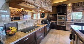 Main Level Kitchen (Indoor Grill Not Useable)