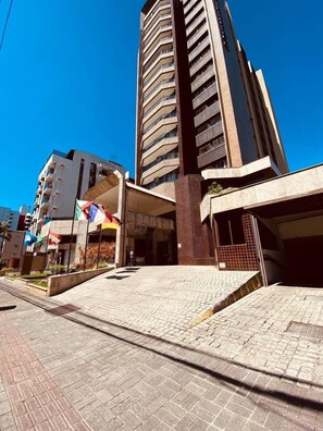 施設の正面
